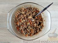 Фото приготовления рецепта: Гречка с грибами, сладким перцем и морковью (в духовке) - шаг №13