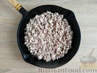 Фото приготовления рецепта: Рагу с фаршем, кукурузой и фасолью - шаг №2