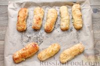 Фото приготовления рецепта: Слоёные пирожки с курицей и капустой (в духовке) - шаг №14