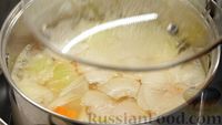 Фото приготовления рецепта: Ленивый овощной суп-пюре с плавленым сыром - шаг №6
