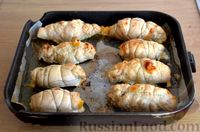 Фото приготовления рецепта: Куриные рулетики с консервированными персиками и сыром - шаг №10