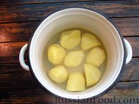 Фото приготовления рецепта: Картофельные лепёшки-треугольники с луком - шаг №2