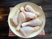 Фото приготовления рецепта: Курица, запечённая с красным луком и апельсиново-винным соусом - шаг №7