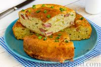 Фото приготовления рецепта: Пирог на кефире с копчёными сосисками, сыром и зелёным луком - шаг №16
