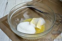 Фото приготовления рецепта: Кекс с консервированными персиками - шаг №2
