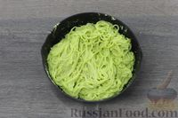 Фото приготовления рецепта: Спагетти с беконом и сливочным соусом с авокадо - шаг №13