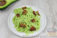 Фото приготовления рецепта: Спагетти с беконом и сливочным соусом с авокадо - шаг №15