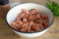 Фото приготовления рецепта: Паста с курицей и сыром в томатном соусе - шаг №7