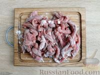 Фото приготовления рецепта: Бефстроганов с солёными огурцами - шаг №3