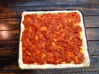 Фото приготовления рецепта: Сицилийская пицца с анчоусами и томатным соусом - шаг №23