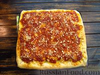 Фото приготовления рецепта: Сицилийская пицца с анчоусами и томатным соусом - шаг №25
