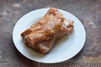 Фото приготовления рецепта: Мясной рулет с беконом, помидорами и сыром (в духовке) - шаг №6