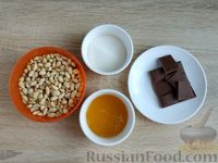 Фото приготовления рецепта: Конфеты с арахисом и мёдом, в шоколаде - шаг №1