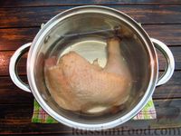 Фото приготовления рецепта: Куриный суп с солёными огурцами - шаг №2