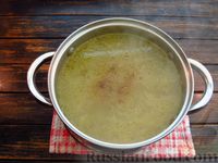Фото приготовления рецепта: Куриный суп с солёными огурцами - шаг №15