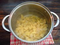 Фото приготовления рецепта: Картофельно-сметанный суп - шаг №3