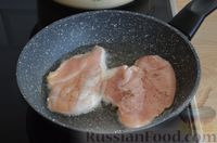 Фото приготовления рецепта: Горячие фаршированные бутерброды с курицей и грибами (на сковороде) - шаг №2