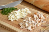 Фото приготовления рецепта: Горячие фаршированные бутерброды с курицей и грибами (на сковороде) - шаг №7