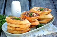 Фото приготовления рецепта: Горячие фаршированные бутерброды с курицей и грибами (на сковороде) - шаг №17