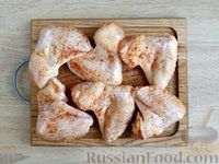 Фото приготовления рецепта: Гречка с куриными крылышками и сыром (в духовке) - шаг №2