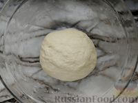 Фото приготовления рецепта: Булочки-звёздочки с колбасой и сыром - шаг №6
