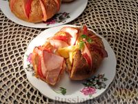 Фото приготовления рецепта: Булочки с начинкой из колбасы, помидоров и сыра - шаг №11