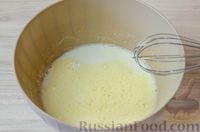 Фото приготовления рецепта: Оладушки на молоке - шаг №4