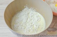 Фото приготовления рецепта: Оладушки на молоке - шаг №6