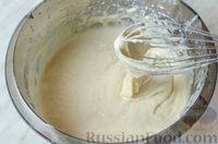 Фото приготовления рецепта: Пышные оладьи на молоке - шаг №6