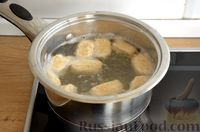 Фото приготовления рецепта: Ленивые творожные вареники с гречневой мукой - шаг №9