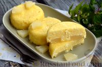 Фото к рецепту: Творожные мини-запеканки с консервированными ананасами (в микроволновке)
