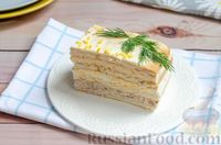 Фото приготовления рецепта: Закусочный торт "Нептун" с рыбными консервами, сыром и крекерами - шаг №18