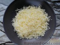 Фото приготовления рецепта: Жареная отварная картошка с сыром - шаг №4