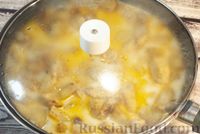 Фото приготовления рецепта: Картошка, тушенная с курицей и сливками - шаг №11