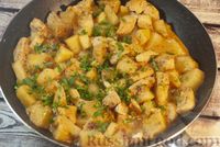 Фото приготовления рецепта: Картошка, тушенная с курицей и сливками - шаг №12