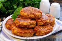 Фото приготовления рецепта: Котлеты из гречки с куриным фаршем в томатном соусе - шаг №14