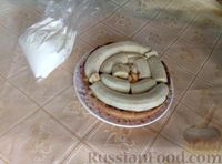 Фото приготовления рецепта: Баноффи пай с варёной сгущёнкой, бананами и взбитыми сливками - шаг №16