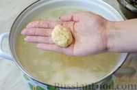 Фото приготовления рецепта: Суп с галушками из капусты - шаг №14