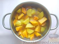 Фото приготовления рецепта: Тыквенно-картофельный суп-пюре с имбирём - шаг №3