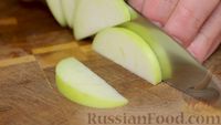 Фото приготовления рецепта: Шарлотка с яблоками - шаг №1