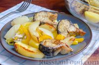 Фото приготовления рецепта: Скумбрия, запечённая с картофелем и сладким перцем, в рукаве - шаг №12