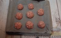 Фото приготовления рецепта: Биточки из фарша с помидорами и сыром - шаг №4