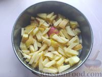 Фото приготовления рецепта: Овсяный пирог с яблоками и мёдом - шаг №6