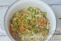 Фото приготовления рецепта: Салат из пекинской капусты с морковью и медово-соевой заправкой - шаг №9