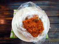 Фото приготовления рецепта: Рыба, запечённая в томатно-овощном соусе, в рукаве - шаг №14