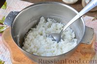 Фото приготовления рецепта: Вареники с рисом и яйцом - шаг №7