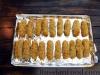 Фото приготовления рецепта: Сырные палочки, запечённые в духовке - шаг №13