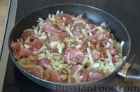 Фото приготовления рецепта: Жаркое из свинины с картошкой, помидорами и сладким перцем - шаг №5