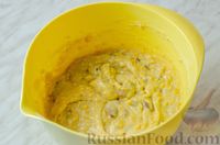 Фото приготовления рецепта: Постный апельсиновый пирог с изюмом и орехами, на соке и растительном масле - шаг №12