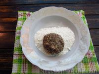 Фото приготовления рецепта: Тефтели из печени с рисом и сыром в сметанно-томатном соусе - шаг №10